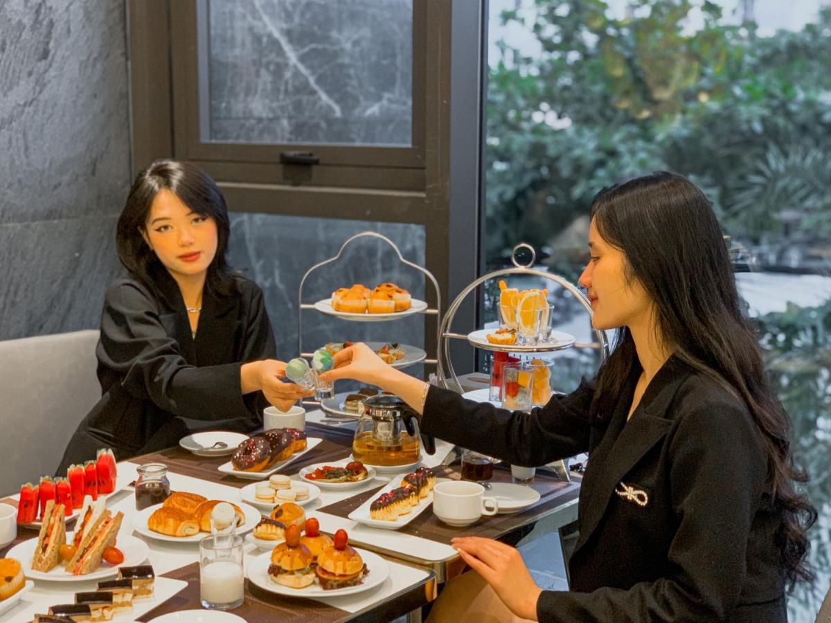 Golden Lotus Grand Da Nang - Panoramic Rooftop Bar & Daily Afternoon Tea Exterior photo
