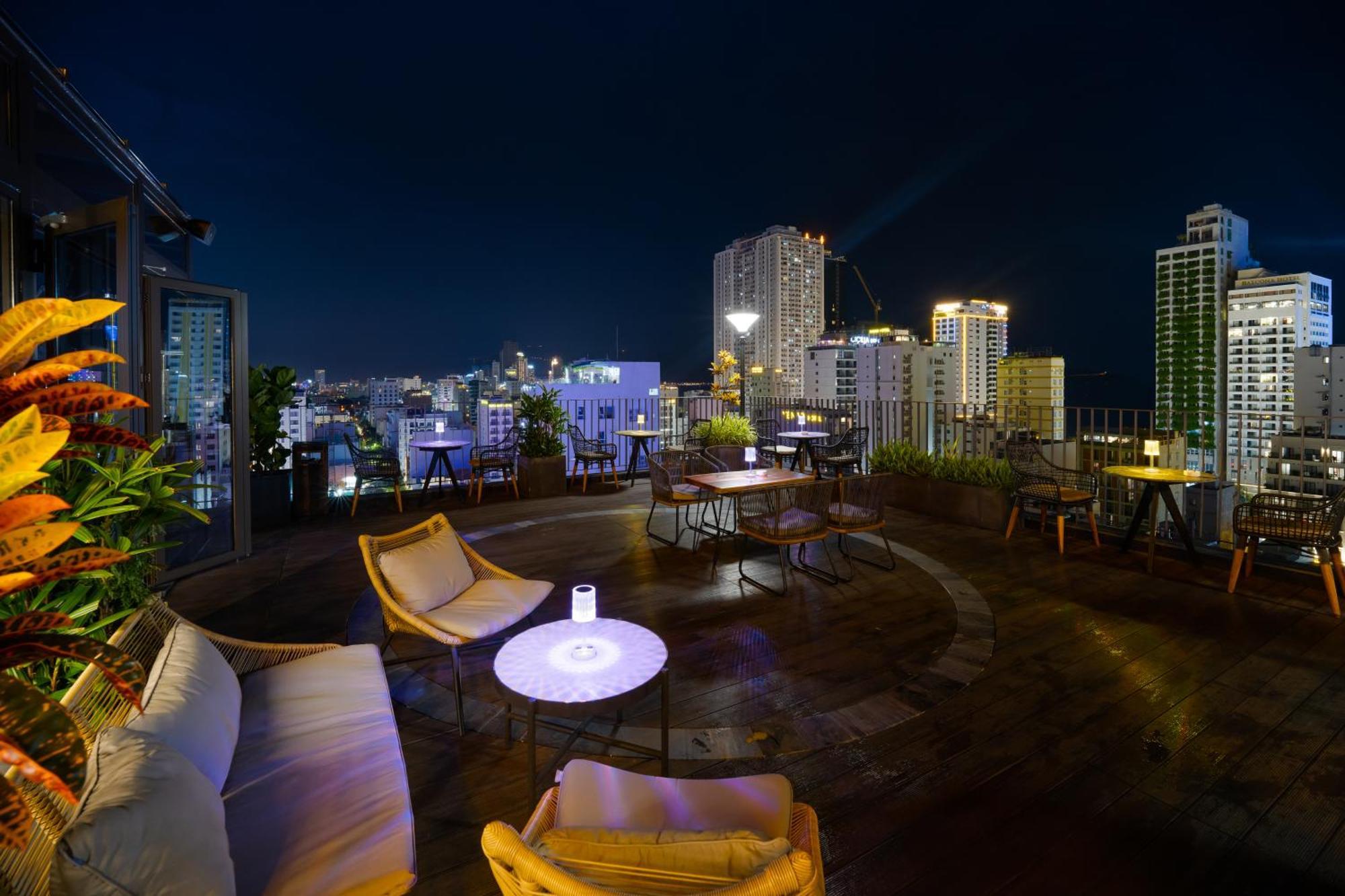 Golden Lotus Grand Da Nang - Panoramic Rooftop Bar & Daily Afternoon Tea Exterior photo