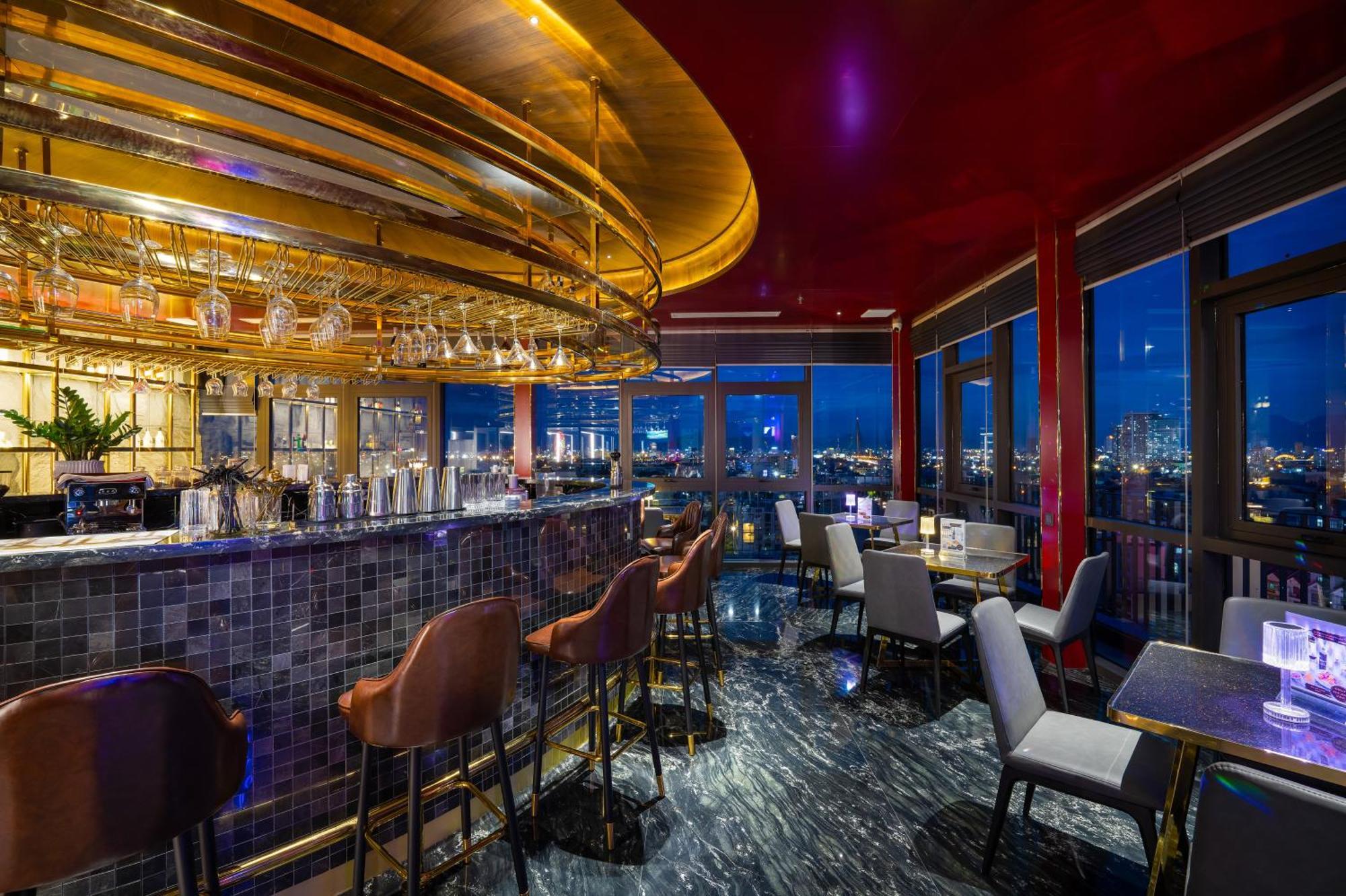 Golden Lotus Grand Da Nang - Panoramic Rooftop Bar & Daily Afternoon Tea Exterior photo