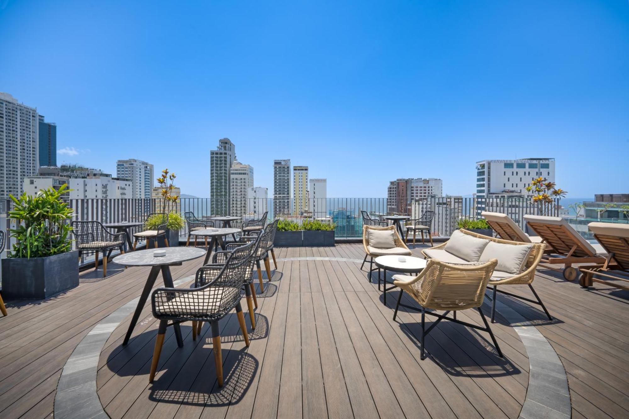 Golden Lotus Grand Da Nang - Panoramic Rooftop Bar & Daily Afternoon Tea Exterior photo