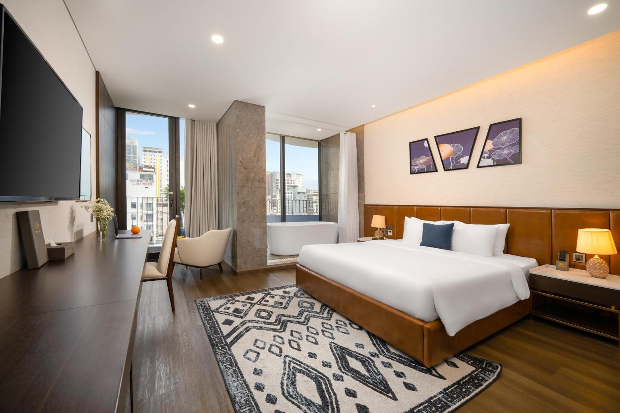 Golden Lotus Grand Da Nang - Panoramic Rooftop Bar & Daily Afternoon Tea Exterior photo